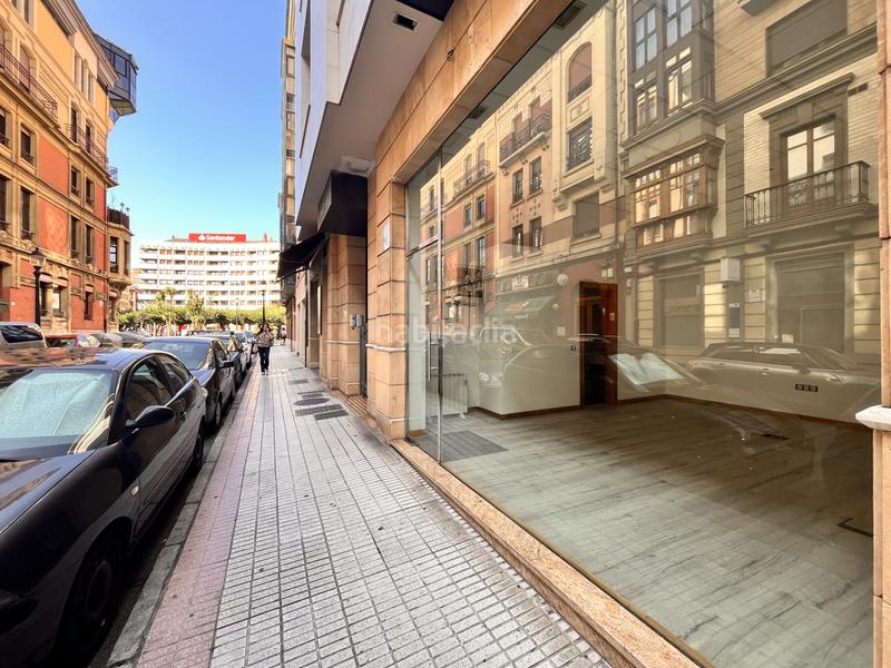Foto fd97b111-cfb4-4bf2-b456-4af5e237991d. Alquiler local comercial lado plazuela san miguel magnifico local seminuevo en alquiler en Gijón