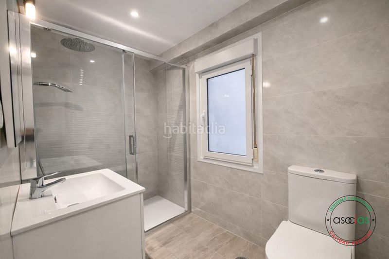 Foto e0fc1920-502a-4a08-ab15-8b2e0ba57dd7. Flat with heating in Laviada Gijón