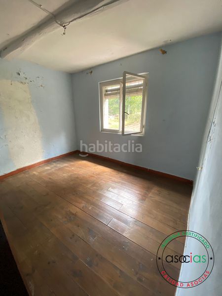 Foto 64bfd46b-8a2d-4fbc-ad8d-fea94137cb37. Casa aparellada a Carbayin-Lieres-Valdesoto Siero