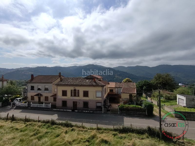 Foto ae1dce4c-db94-4054-a43f-f0bbbd458c7d. Casa aparellada a Carbayin-Lieres-Valdesoto Siero