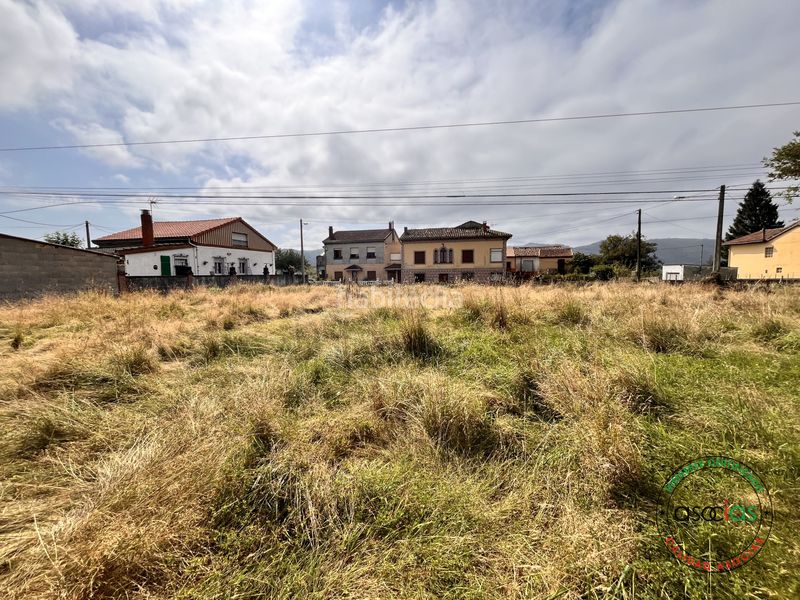 Foto c559bd9e-7035-4dfe-9756-2e1664086e41. Casa aparellada a Carbayin-Lieres-Valdesoto Siero
