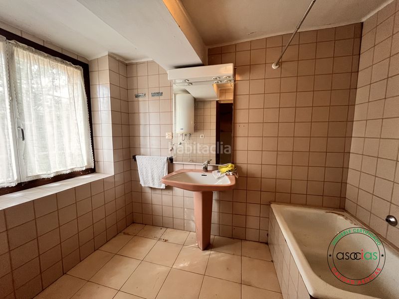 Foto c5e6dfba-a45c-417b-8c40-21e40653005a. Casa aparellada a Carbayin-Lieres-Valdesoto Siero