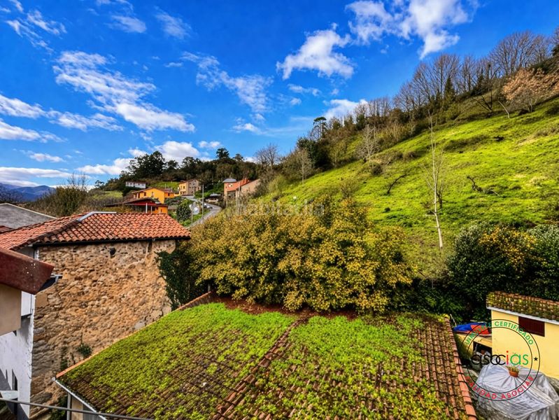 Foto 4ebd9223-e7af-4f4a-b619-3e482b1e56a0. Casa adossada amb calefacció aparcament a Santa Marina - Polígono Mieres