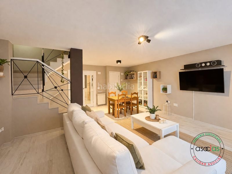 Foto 57940c39-be77-477f-8a2c-1108269d8ae7. Casa adossada amb calefacció aparcament a Santa Marina - Polígono Mieres