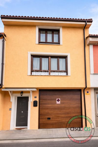 Foto 5f9348dc-1114-4652-9338-b11c0857779a. Casa adossada amb calefacció aparcament a Santa Marina - Polígono Mieres