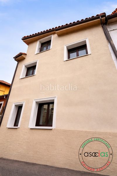 Foto ddec3fc1-1033-4545-93bc-e38ef590525a. Casa adossada amb calefacció aparcament a Santa Marina - Polígono Mieres