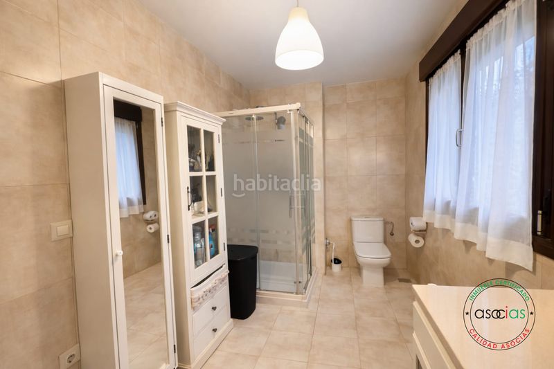 Foto e2f398e3-4940-47c6-90c1-1ed63a445261. Casa adossada amb calefacció aparcament a Santa Marina - Polígono Mieres