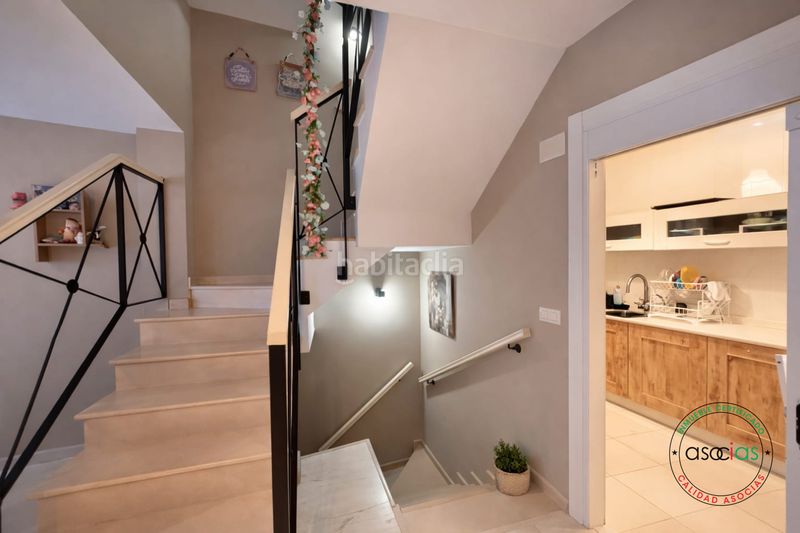 Foto eb889be1-84e5-48cd-8a31-80a5fac9cbaf. Casa adossada amb calefacció aparcament a Santa Marina - Polígono Mieres