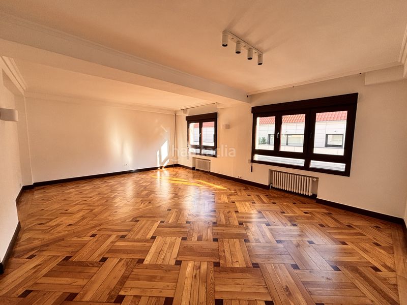 Foto 326db779-85a2-4ff5-8391-b626aecb9346. Lloguer pis amb calefacció aparcament a Centro Gijón