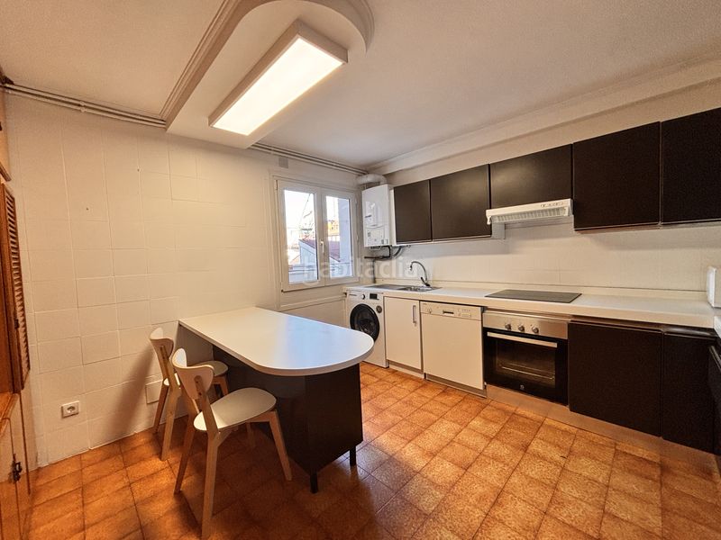 Foto 68663ea7-31aa-4bdc-8b3a-f4b538511658. Lloguer pis amb calefacció aparcament a Centro Gijón