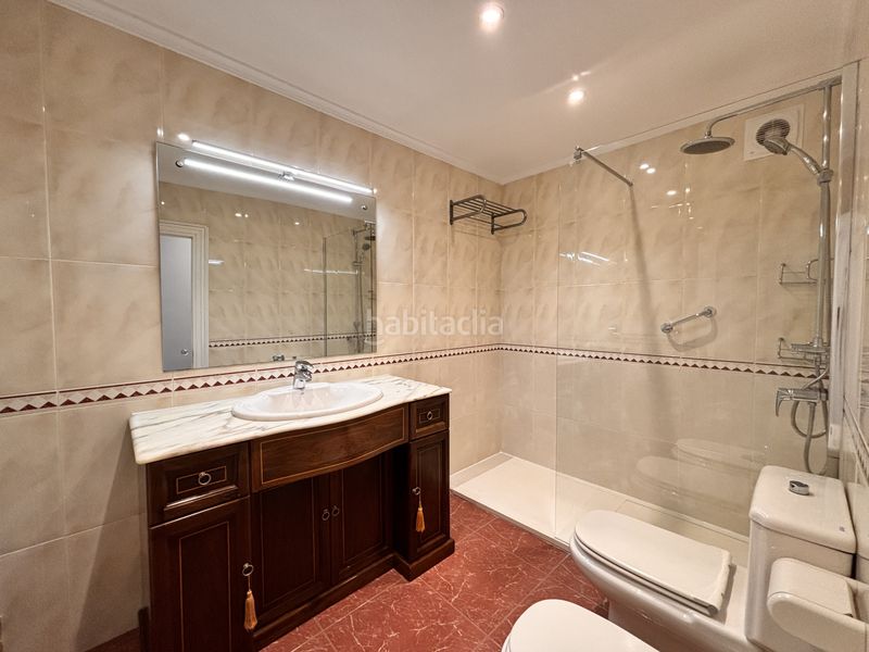 Foto be3eb761-47df-420d-a2d5-6004fec7cdb4. Lloguer pis amb calefacció aparcament a Centro Gijón