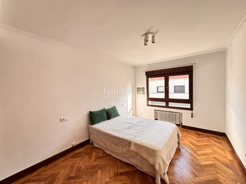 Foto d59005f9-eb82-46b2-99ff-257b51a9ab86. Lloguer pis amb calefacció aparcament a Centro Gijón