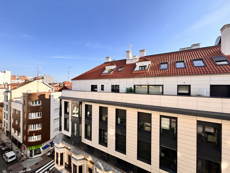 Foto e544e1f0-e565-4ebe-aee4-3bfe4069b54b. Lloguer pis amb calefacció aparcament a Centro Gijón