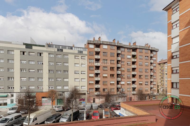 Foto c32dcac7-0082-44de-b732-1d40fa9022ca. Pis amb calefacció a Pumarín Gijón