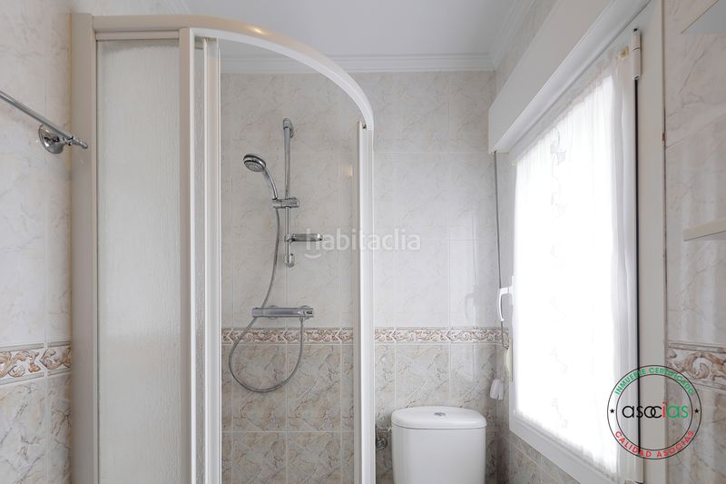 Foto f770d080-c9ff-4472-a514-64097e85c16b. Pis amb calefacció a Pumarín Gijón