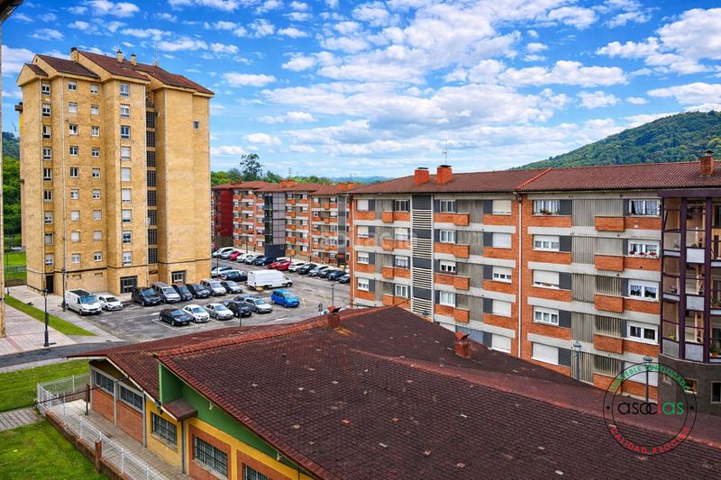 Foto a4438c5b-e3b1-4fbb-bcc0-b9f37052b6e1. Pis amb calefacció a Riaño - Los Barros Langreo