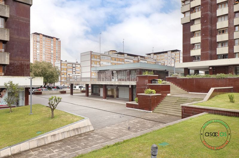 Foto 6a625413-8482-4f61-abad-130f44fd35ec. Pis amb calefacció aparcament a Pumarín Gijón