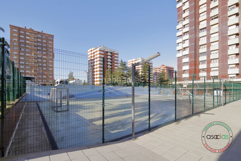 Foto d98aa64a-5b07-4cda-b733-1100bd896fb3. Pis amb calefacció aparcament a Pumarín Gijón