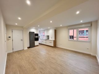 Rent Flat  Antonio cabanilles. Descubra su próximo hogar en la encantadora ciudad de gijón, sit