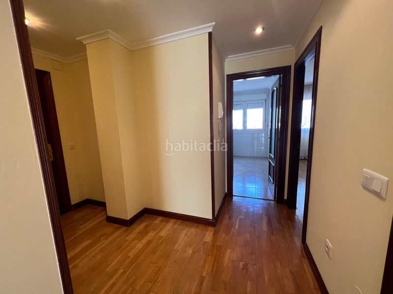 Foto 15eb5c97-9a0f-43ea-be67-faf74d8bbdff. Rent flat with heating in Laviada Gijón