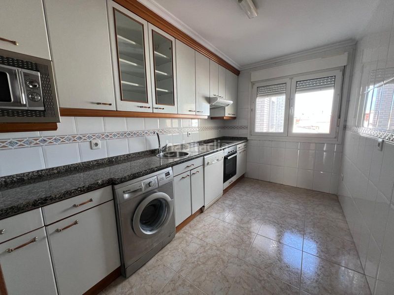 Foto 239ac0b0-d6a0-485e-bfb9-c8dd04468f74. Rent flat with heating in Laviada Gijón