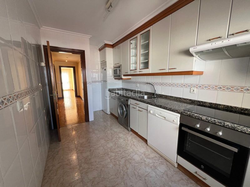 Foto cd749a4b-0917-42af-a96b-b6b26b7f1e4f. Rent flat with heating in Laviada Gijón