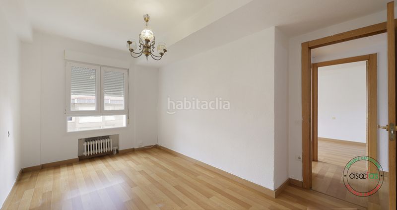 Foto d59273af-0d8a-45ea-b0ba-d655b2b15caf. Pis amb calefacció aparcament a El Polígono Gijón