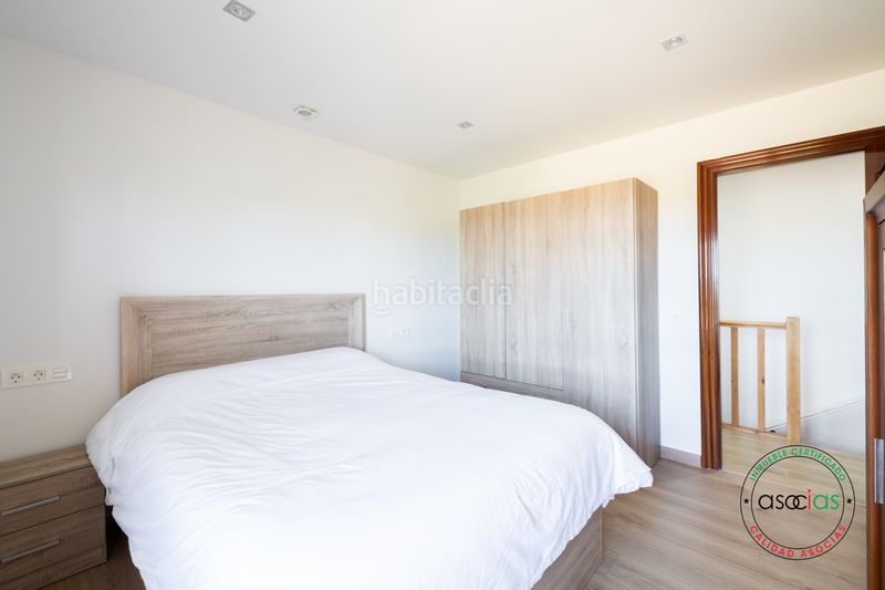 Foto d6a9f441-68fa-47e1-b709-fa102245cb6a. Casa amb calefacció aparcament a Cabueñes Gijón