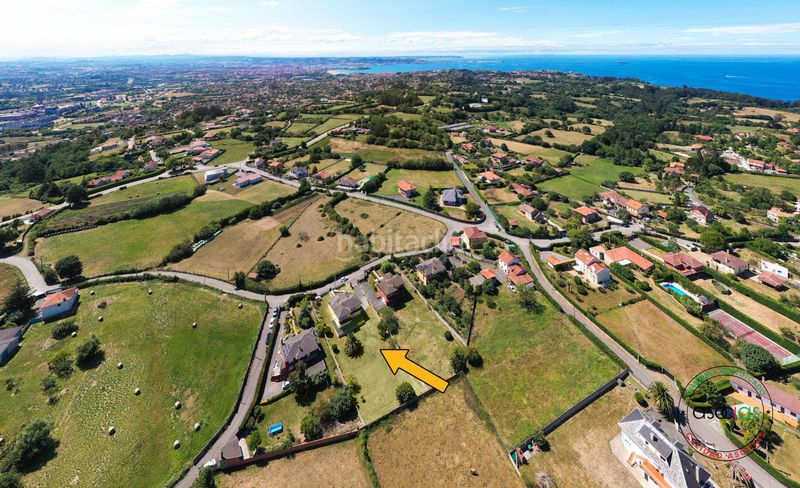 Foto f7cf7222-7fa5-41b6-b7b8-a3e558e332b6. Casa amb calefacció aparcament a Cabueñes Gijón