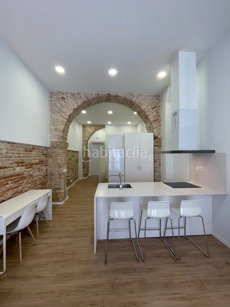 Foto 00850feb-f52b-40de-8821-82f26e1bd419. Local comercial a carrer d'apodaca 28 a Barris Marítims Tarragona