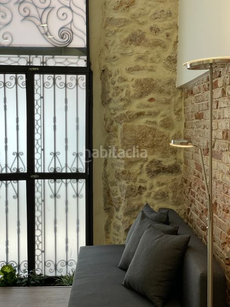 Foto f0ac89e7-3a00-42c6-97e0-e06428cea966. Local comercial a carrer d'apodaca 28 a Barris Marítims Tarragona