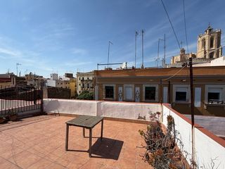 Zweist�ckige Wohnung in Carrer de sant lloren� 9. Exclusivo d�plex en el coraz�n hist�rico, junto a la catedral