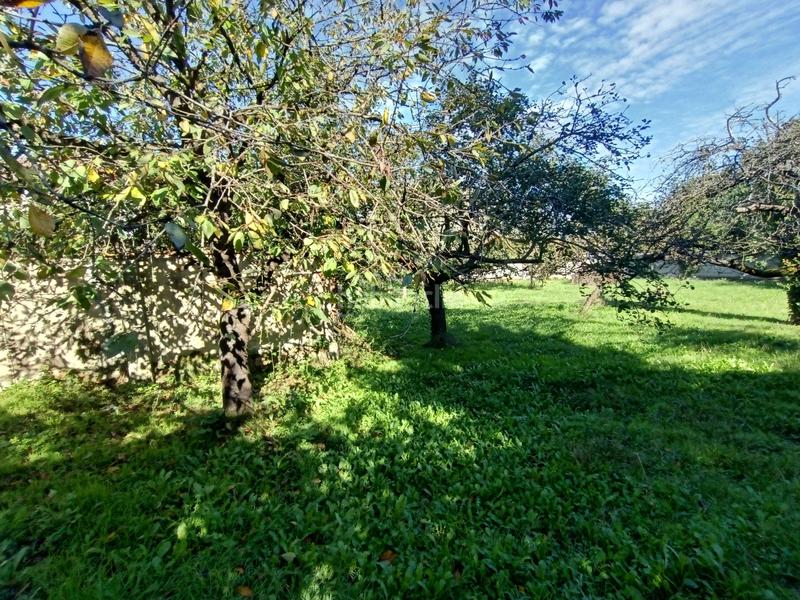 Foto 3fc20a24-c124-4118-85df-38fc7e117172. Terreno residenziale in avenida conde santa bárbara 16 in Siero