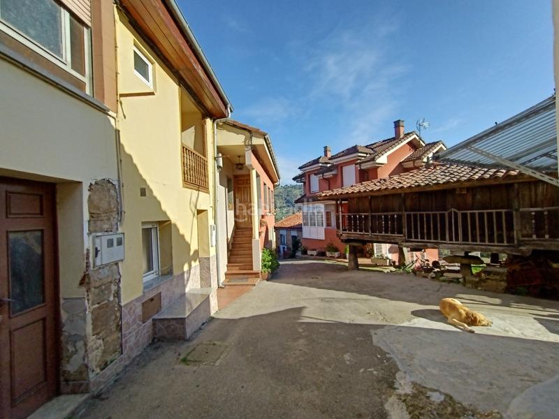 Foto 58c5e4ec-a8c3-4067-b186-fbba1c81077f. Casa aparellada a lugar casares 19 a Parroquias Sur - La Manjoya Oviedo