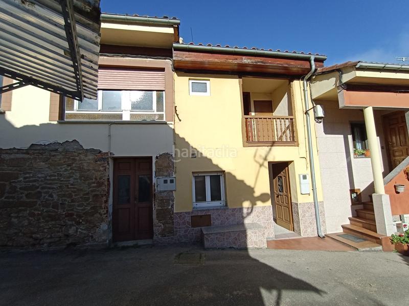 Foto ee520b98-34b3-4fe2-89bd-93dc8c951cb2. Casa bifamiliare in lugar casares 19 in Parroquias Sur - La Manjoya Oviedo