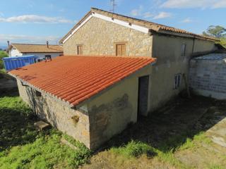 Mas à Tazones - Argüero. Se vende casa para reformar y  finca  con  vistas al mar en vill