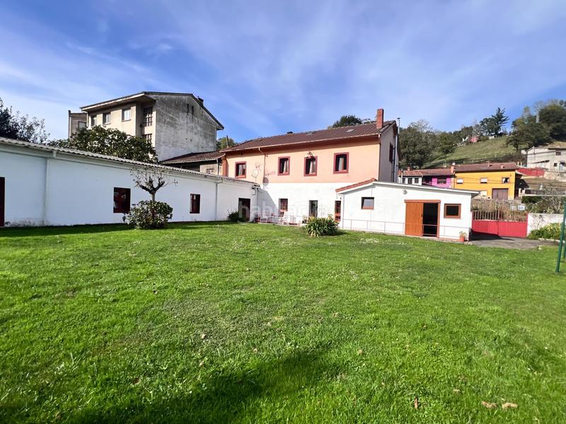 Foto 8d305a10-5dd2-4102-8a22-632b0d1620d5. Haus mit heizung parking in Bimenes