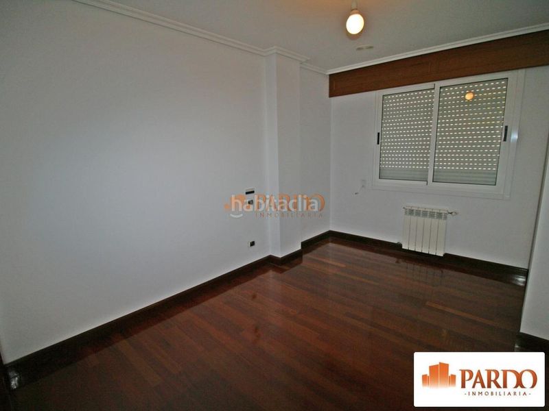 Foto eee96c34-168e-4f1d-838a-c06ed8262714. Rent flat with heating parking in Plaza de España Ferrol