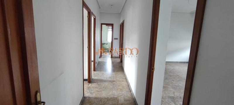 Foto 3f4cc959-bfd4-4ef9-90c7-4a20e43f4cca. Edificio en Fene