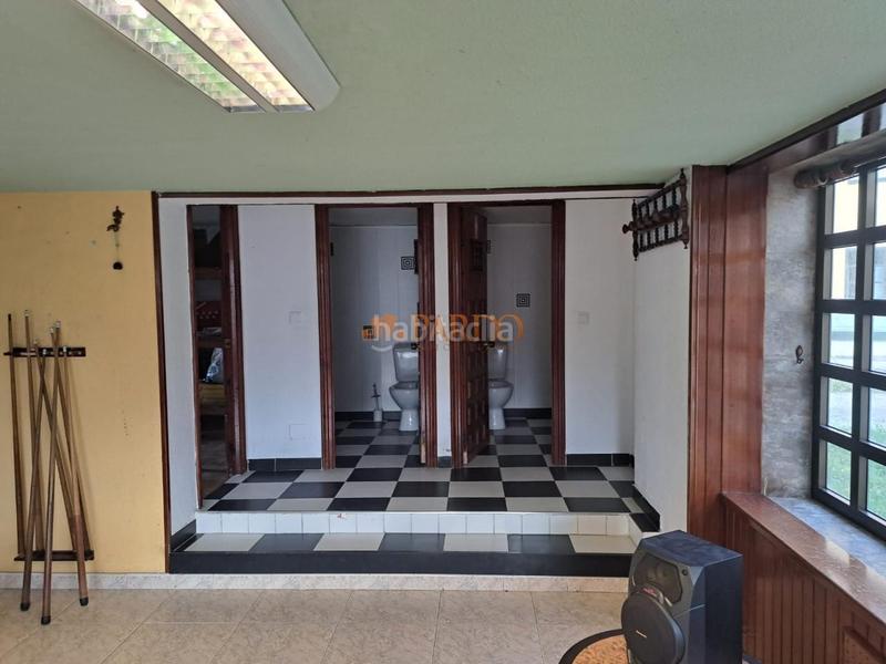 Foto c72f061a-2886-408f-bff8-42881c71b5f6. Locale commerciale in Fene