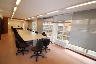 Oficina a Salesas - Foncalada - Campoamor. Oficina en venta en centro, 4 dormitorios.