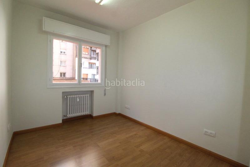 Foto 81b8d9e3-981d-4b36-be37-ddd5da9b2f3d. Miete büro mit heizung in Parque San Francisco - Uría Oviedo