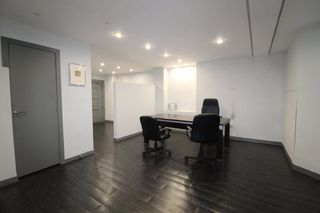 Miete Büro in Parque San Francisco - Uría. Oficina en alquiler en centro, 4 dormitorios.