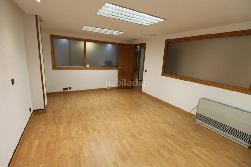 Foto 286509a5-1ba3-4011-8dcc-19728f446003. Rent office space with heating in Salesas - Foncalada - Campoamor Oviedo