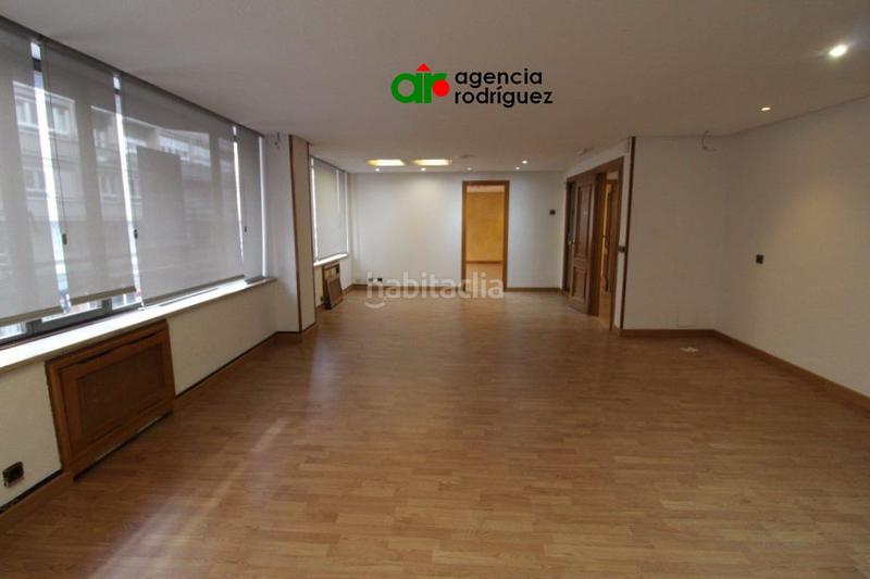 Foto 7356e9a1-cce6-4e08-9ae2-ff78aa272ff3. Rent office space with heating in Salesas - Foncalada - Campoamor Oviedo