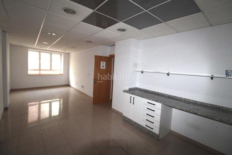 Foto efd0c45c-670e-4ba9-bb86-4af008dcb890. Miete büro in El Postigo Oviedo