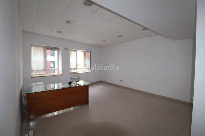 Foto fcc54fb0-faca-4338-924d-c278b7c7c457. Miete büro in El Postigo Oviedo