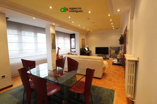Piso en Parque San Francisco - Ura. Piso en venta en centro, 3 dormitorios.