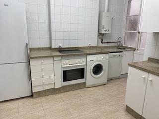 Alquiler Piso en Parque San Francisco - Uría. Piso en alquiler en centro, 5 dormitorios.