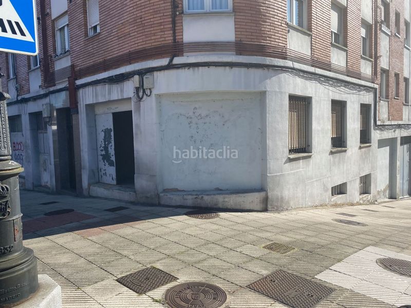 Foto 54720c3b-0d02-47f2-8fa4-1e6bdedd79fe. Local comercial a Vallobín Oviedo